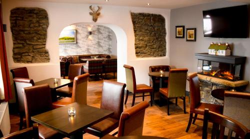 Bar/ Salón, The Leitrim Inn and Blueway Lodge in Sligo
