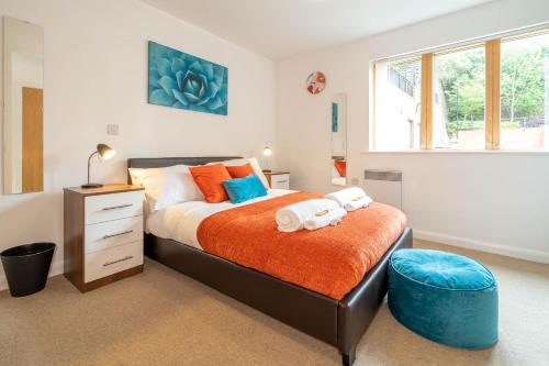Stylish 2-Bed Birmingham City-Centre Apartment + Parking
