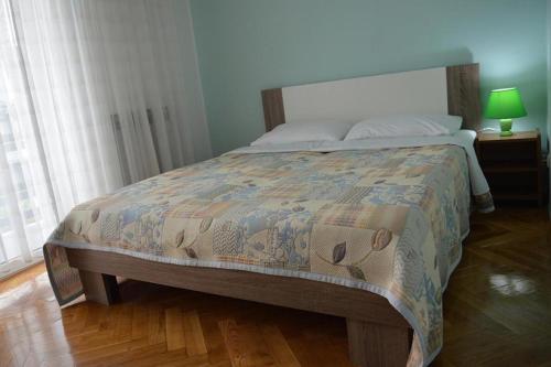 Apartments and rooms with parking space Vodice - 4164