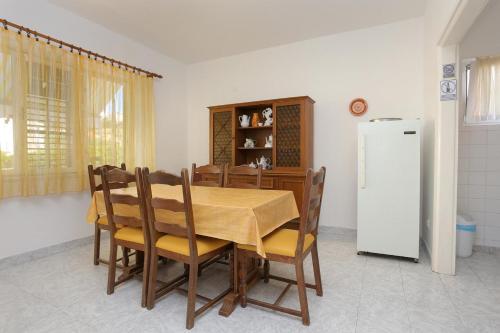 Apartments by the sea Orij, Omis - 2809