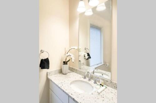 Casa Chic - Luxurious Urban Oasis