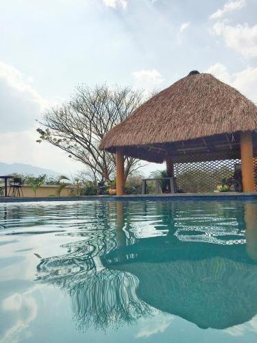 Peldbaseins, Hotel Vista Verde in La Ventanilla