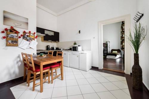 Diamond Home Apartment - City Center 3