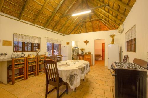 keuken, SERENITY Du Bois Lodge in Kruger National Park