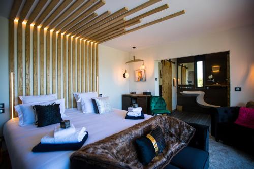 Hotel Le Tourisme - main image