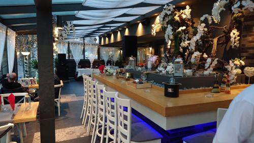 All Seasons Residence Design Hotel - Free parking