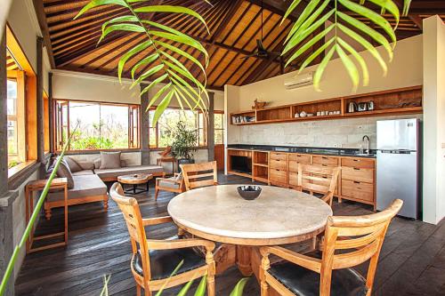 Kitchen, Sumberkima Hill 1 in Pemuteran