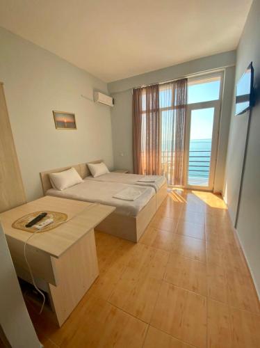 Double or Twin Room with Sea View