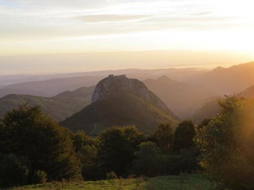 Montségur ARIEGE grande maison éco-rénovée