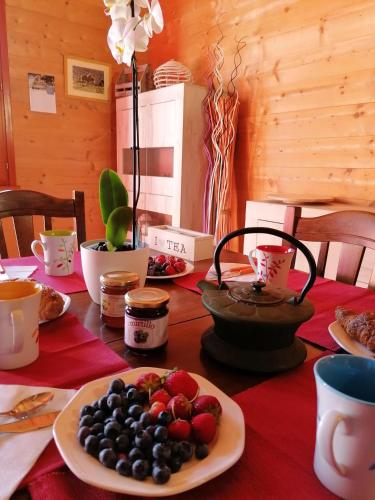 Ēdiens un dzērieni, Agriturismo bio Apipoli in Montano Lucino