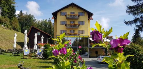 . Hotel Zarja