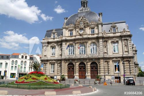 Maison du jardin botanique Maison du jardin botanique is perfectly located for both business and leisure guests in Tourcoing. The property offers a wide range of amenities and perks to ensure you have a great time. Facilities l