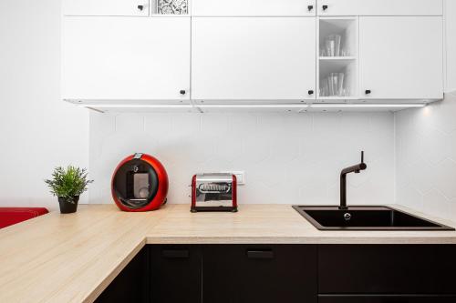 Apartment Warsaw Business Center by Noclegi Renters - image 3