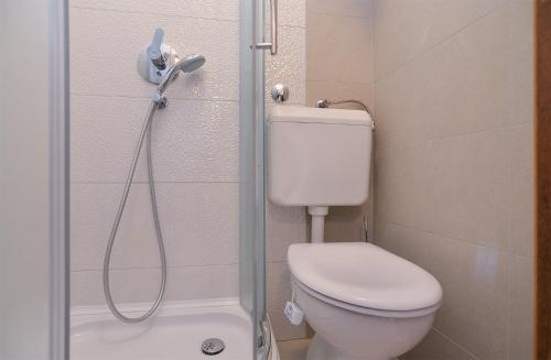 Studio Apartment image 2