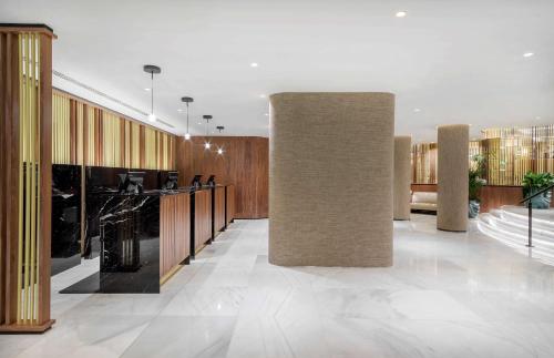 304564275 Melia White House Hotel