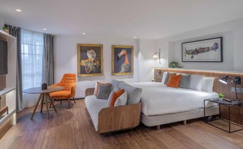 304564437 Melia White House Hotel