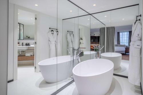 304564441 Melia White House Hotel