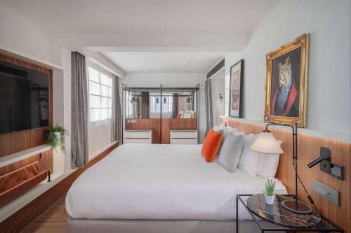 304564446 Melia White House Hotel