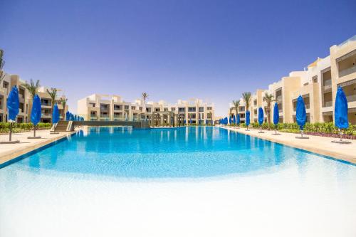 B&B Hurghada - Cozy Flair House 2BR Pool View & Beach access in Mangroovy El Gouna - Bed and Breakfast Hurghada