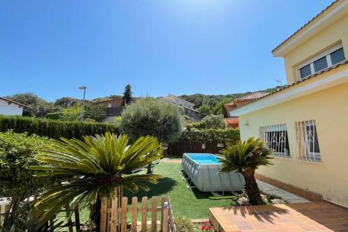 ACOGEDORA CASA CON VISTAS EN CABRILS gîte à louer Òrrius