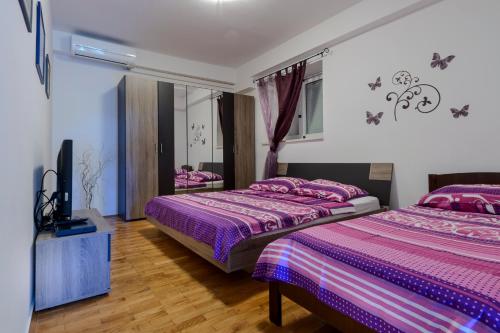 One-Bedroom Apartment with Terrace