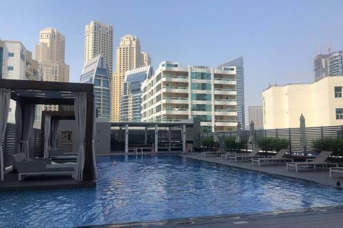 Studio with Beautiful Sea View in Dubai Marina