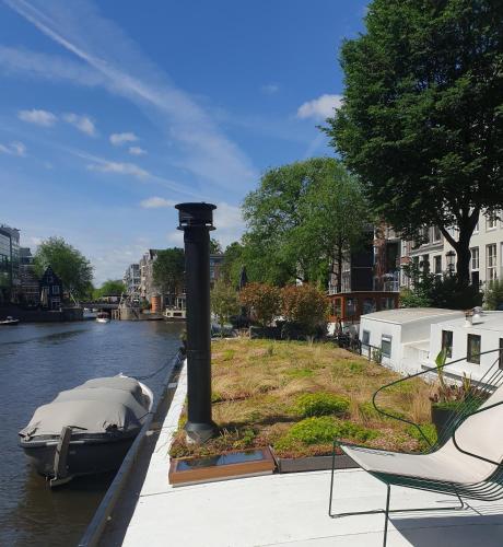 Luxurious 110m² 3br Houseboat in Amsterdam Centre!, Amsterdam (photo 2)