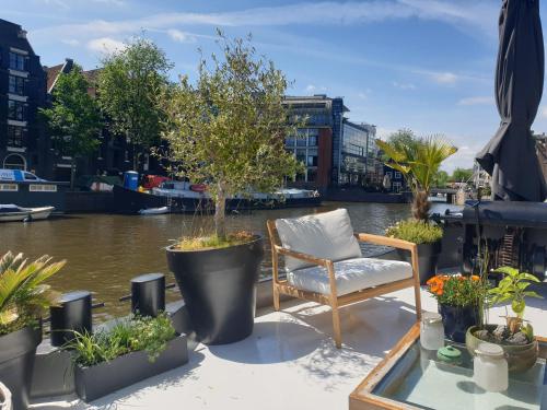 Luxurious 110m² 3br Houseboat in Amsterdam Centre!, Amsterdam