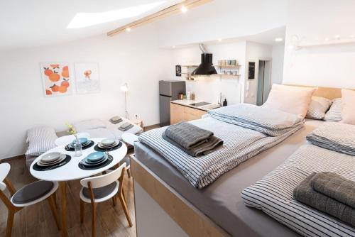 Apartments Nautilus, nearby beach Svetilnik in 伊佐拉