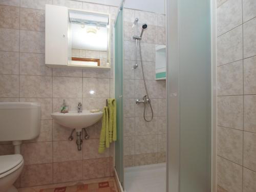 Apartment image 8