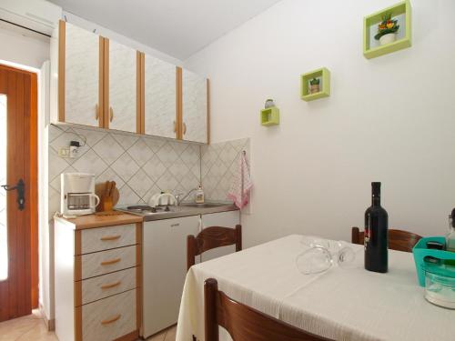 Apartment image 10
