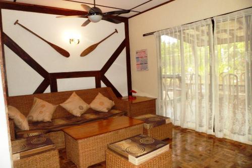 TipTop Hotel, Resto and Delishop