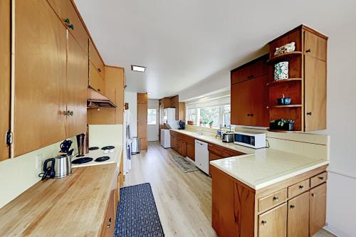 Exceptional Vacation Home in Redondo Beach home - image 3