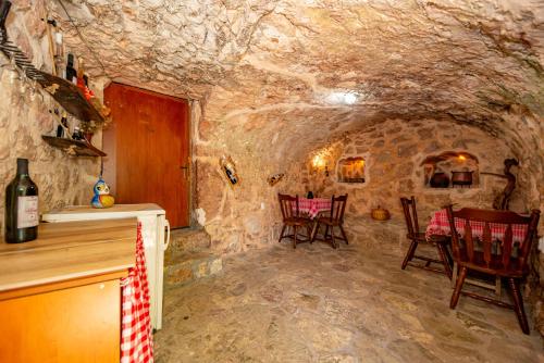 Ethno house OSOBAK in Virpazar