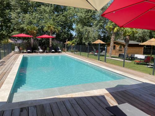 Hotel Restaurant Du Parc Saumur Logis Elegance - 수영장
