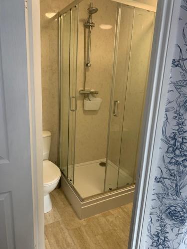 Crown Hotel - image 4