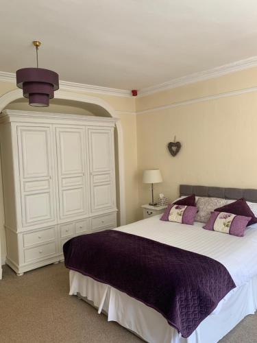 Crown Hotel 4