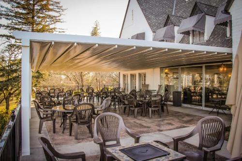 Hummingbird Estate Hummingbird Estate