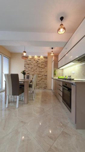 Apartment AXA in Elshani