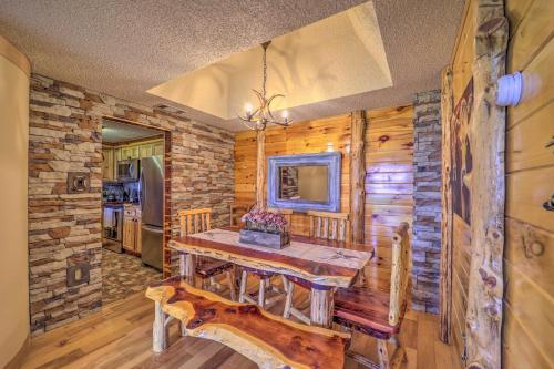 Rustic Sugar Mtn Retreat Pool Access and Views - image 4