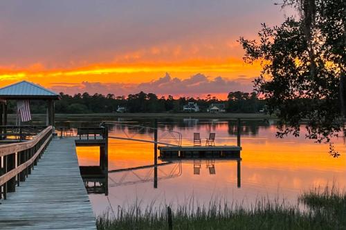 Cozy Nantucket Cottage on Saint Marys River!