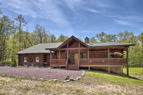 Spacious Poconos Cabin with Hot Tub, Deck and Grill! in Albrightsville, USA