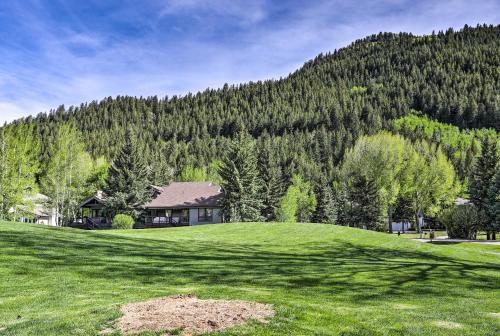 Modern Townhome about 4 Miles to Beaver Creek Resort!