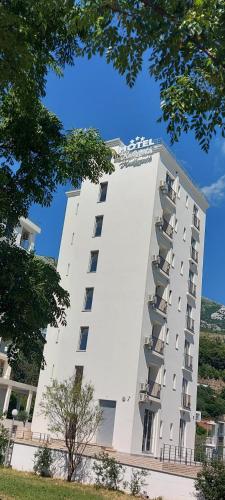. Hotel Kaligrosh
