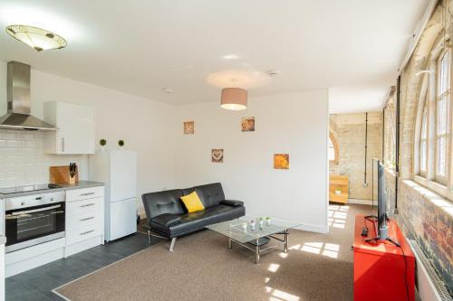 The Biscuit Factory - Flat 1
