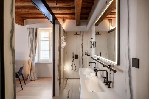 Zlata Ladjica Boutique Hotel - image 2