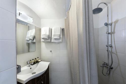 Double Room image 8