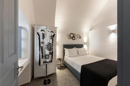 One-Bedroom House with Caldera View image 5