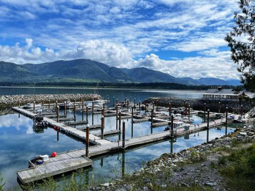 Port Renfrew Oceanfront Retreat in Port Renfrew, Canada