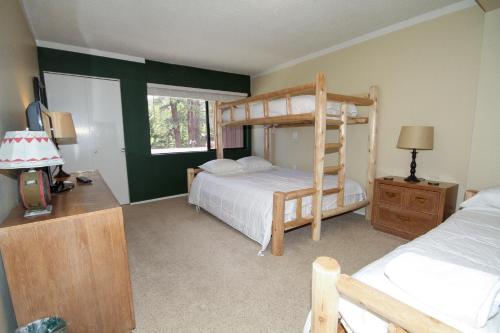 Mammoth Ski & Racquet Club #011 - image 4